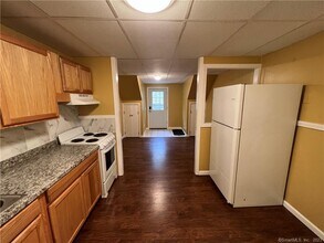 229 CT-163-Unit -4 in Montville, CT - Building Photo - Building Photo