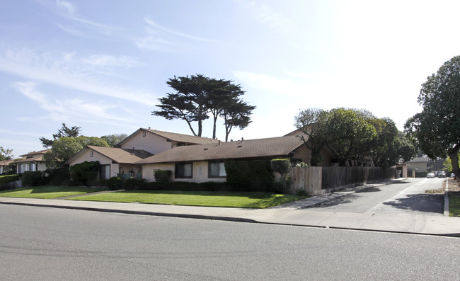 The Sandpiper Apartments in Marina, CA - Building Photo - Building Photo