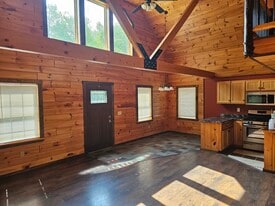 2058 E Clarendon Rd in North Clarendon, VT - Building Photo