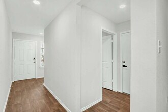 3264 Onion Crk in San Antonio, TX - Building Photo - Building Photo