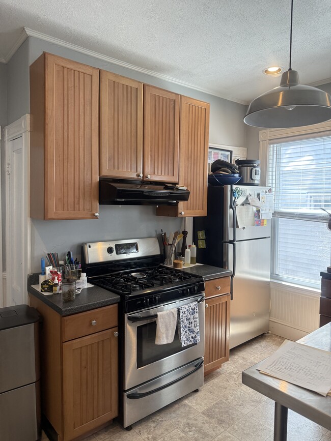 110 Bartlett St, Unit #1 in Somerville, MA - Foto de edificio - Building Photo