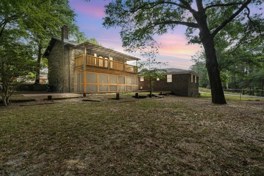 255 Brackin St, Unit A in Crestview, FL - Foto de edificio