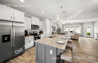 2035 Finchley St in Winston-Salem, NC - Foto de edificio - Building Photo