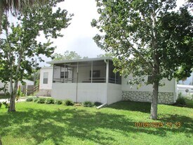 1904 Woodcrest Dr in Ormond Beach, FL - Building Photo