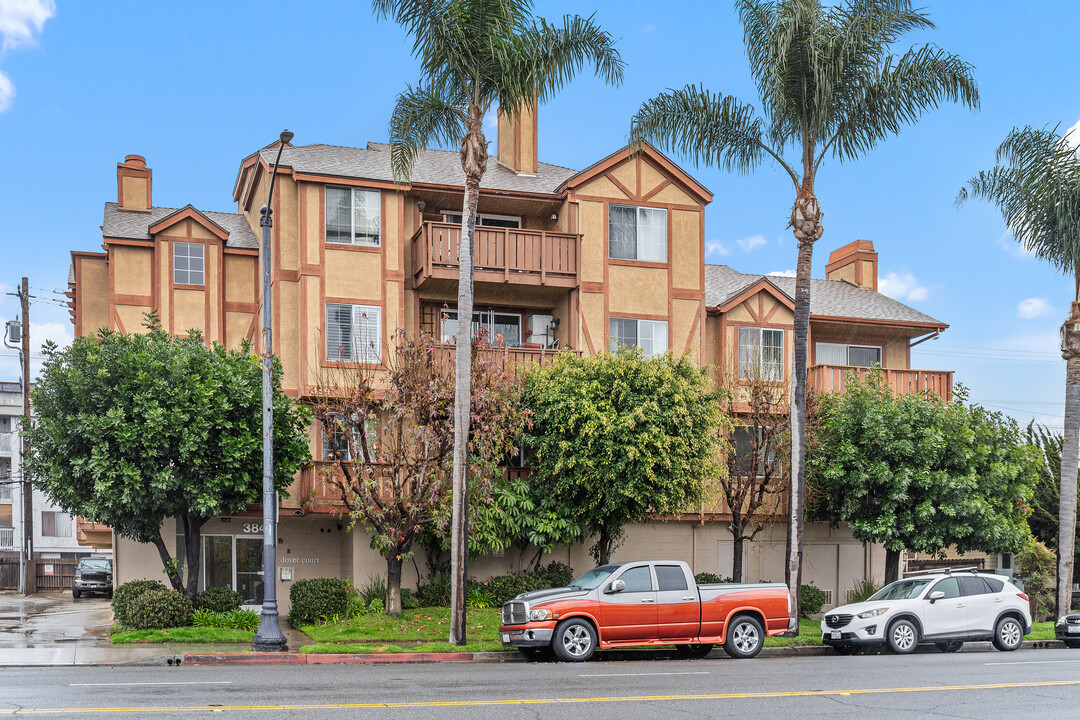 384 Redondo Ave, Unit 204 in Long Beach, CA - Building Photo