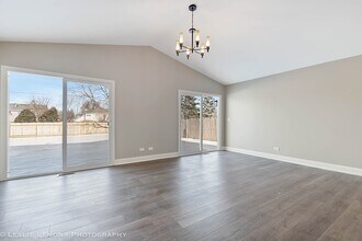 2970 Middlebury Ct W in Aurora, IL - Building Photo - Building Photo