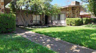 13422 Blossomheath Ln in Dallas, TX - Building Photo