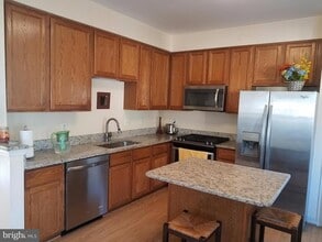 47548 Tenfoot Island Terrace in Sterling, VA - Building Photo - Building Photo