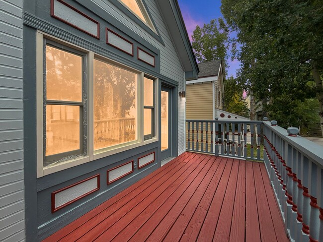 property at 217 S Harris St