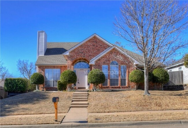property at 8435 Creekside Cir