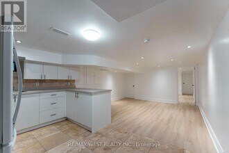 12 Gillespie Ave in Toronto, ON - Building Photo - Building Photo