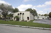 The Montecito Apartments in San Antonio, TX - Building Photo - Building Photo