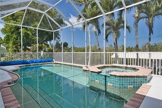 1521 Gordon River Ln in Naples, FL - Building Photo - Building Photo