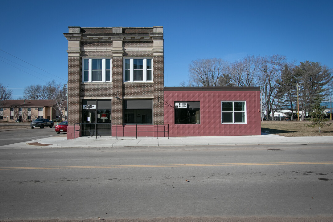 301 N Hill Ave in Ogilvie, MN - Building Photo