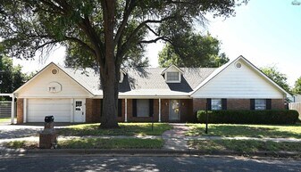 1110 Rosemary Dr in Wichita Falls, TX - Building Photo