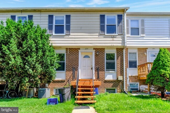 property at 577 W Diamond Ave