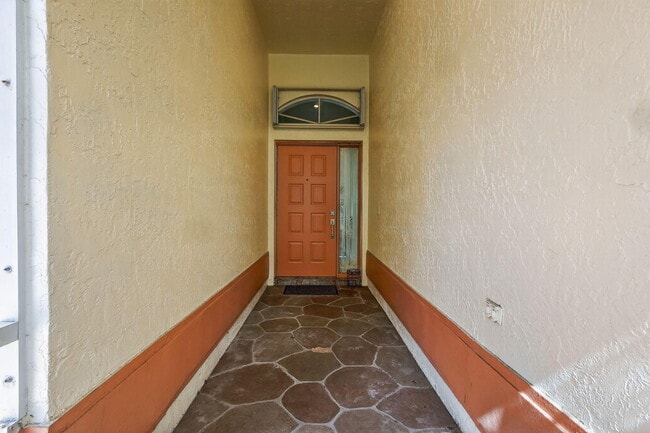 1520 S Club Dr in Wellington, FL - Building Photo - Building Photo