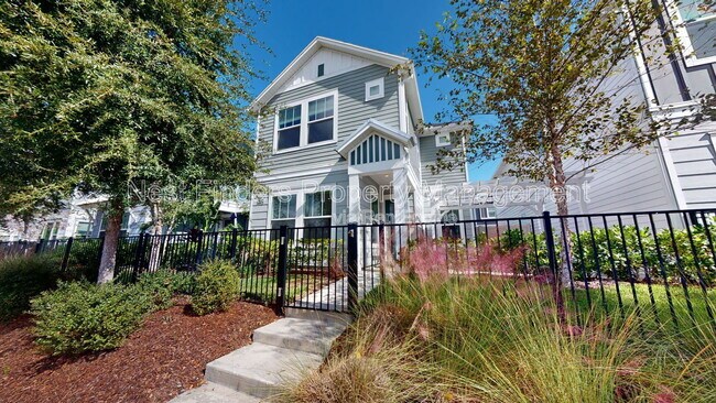 7412 Beach Walk Place in Jacksonville, FL - Building Photo - Building Photo
