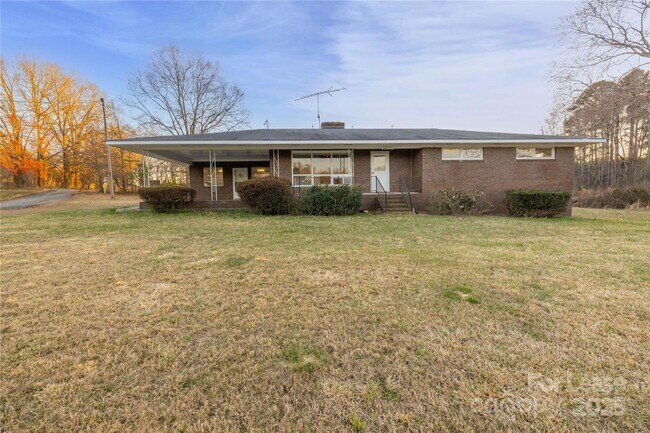 44261 US-52, Unit 002 in Richfield, NC - Building Photo - Building Photo