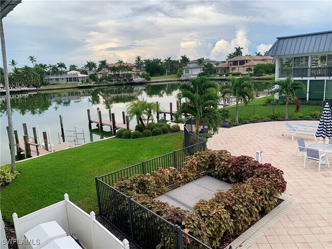 333 Harbour Dr