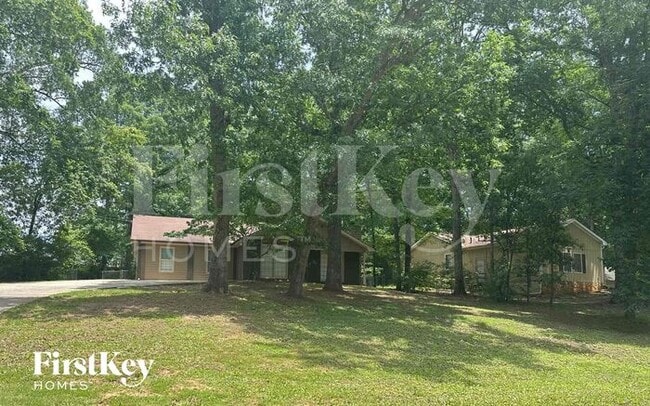 property at 1726 Hidden Acres Dr SW