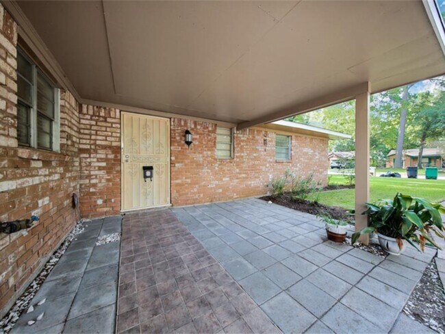 10034 Westview Dr in Houston, TX - Foto de edificio - Building Photo