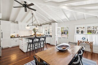 2035 Miramar Dr in Newport Beach, CA - Building Photo - Building Photo