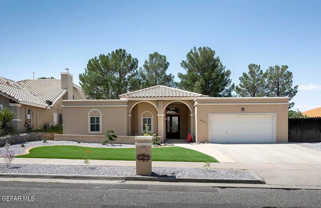 6564 Brisa Del Mar Dr in El Paso, TX - Building Photo
