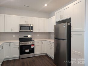 811 Justice Ave in Charlotte, NC - Building Photo - Building Photo