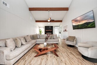 15715 Creekhaven Dr in Houston, TX - Building Photo - Building Photo