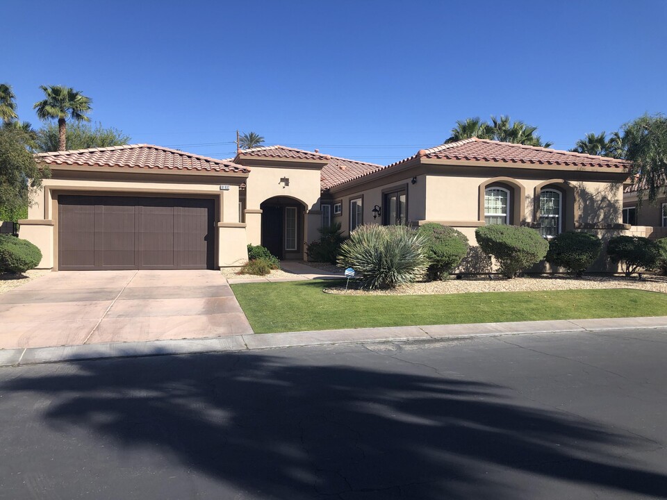 81832 Rancho Santana Dr in La Quinta, CA - Building Photo