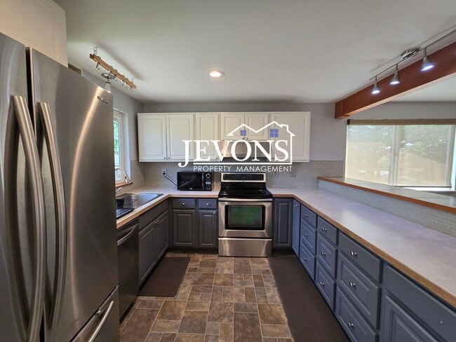707 3rd Ave in Zillah, WA - Building Photo - Building Photo