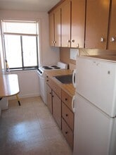279 Massachusetts Ave, Unit 301 in Arlington, MA - Foto de edificio - Building Photo