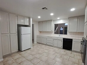 4109 W Cornell Ave in Fresno, CA - Foto de edificio - Building Photo