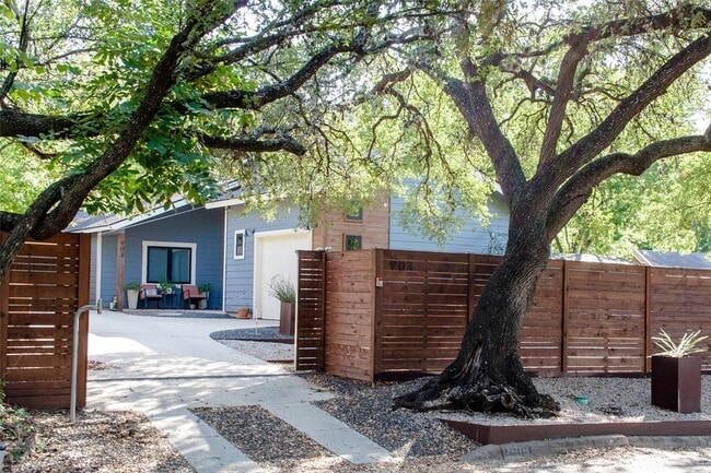 903 Herndon Ln in Austin, TX - Building Photo - Building Photo