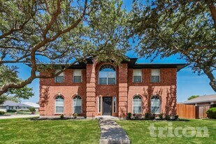 8401 Manchester Dr in Rowlett, TX - Building Photo
