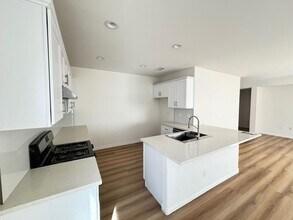 45426 Stanridge Ave in Lancaster, CA - Building Photo - Building Photo