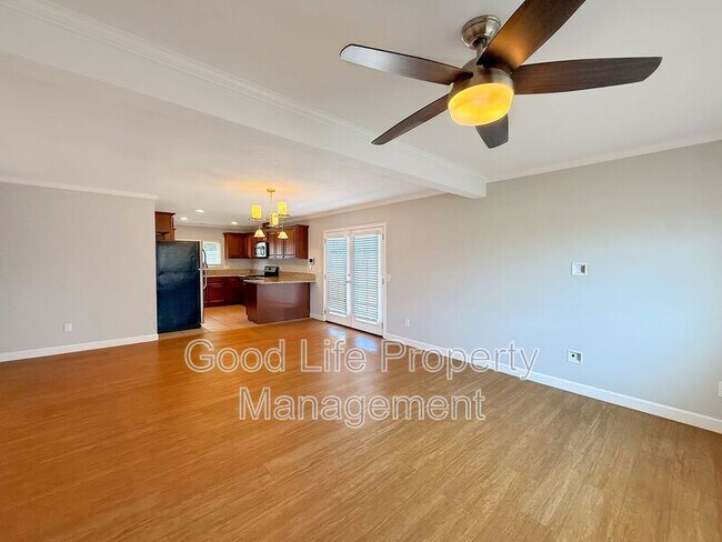 8687 San Vicente St in San Diego, CA - Building Photo - Building Photo