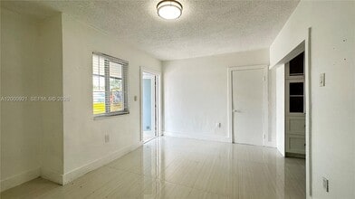 5545 E 6th Ave in Hialeah, FL - Building Photo - Building Photo