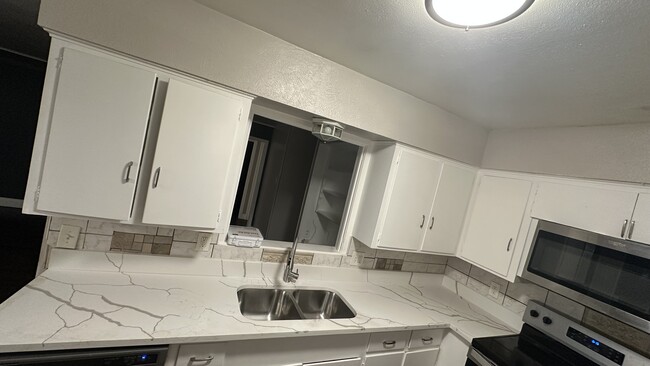 6912 Clearglen Dr in Dallas, TX - Building Photo - Building Photo