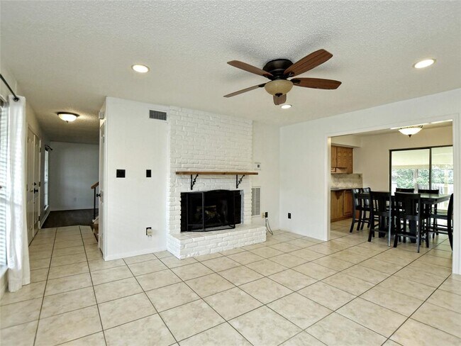 3800 Palomar Ln in Austin, TX - Building Photo - Building Photo