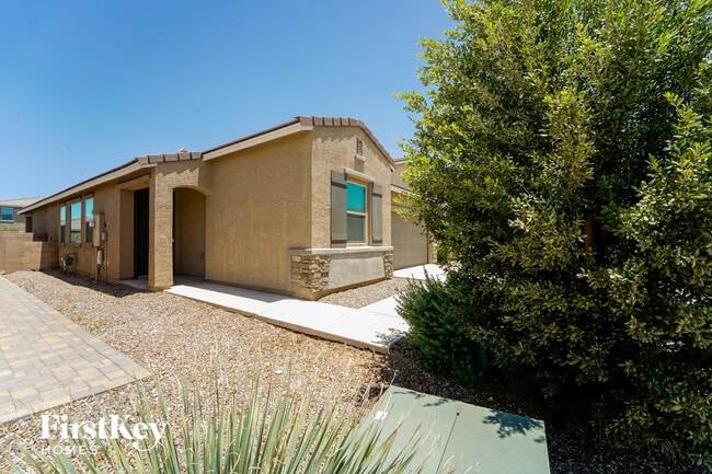 6549 E Via Jardin Verde in Tucson, AZ - Building Photo - Building Photo