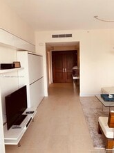 1425 Brickell Ave in Miami, FL - Building Photo - Building Photo