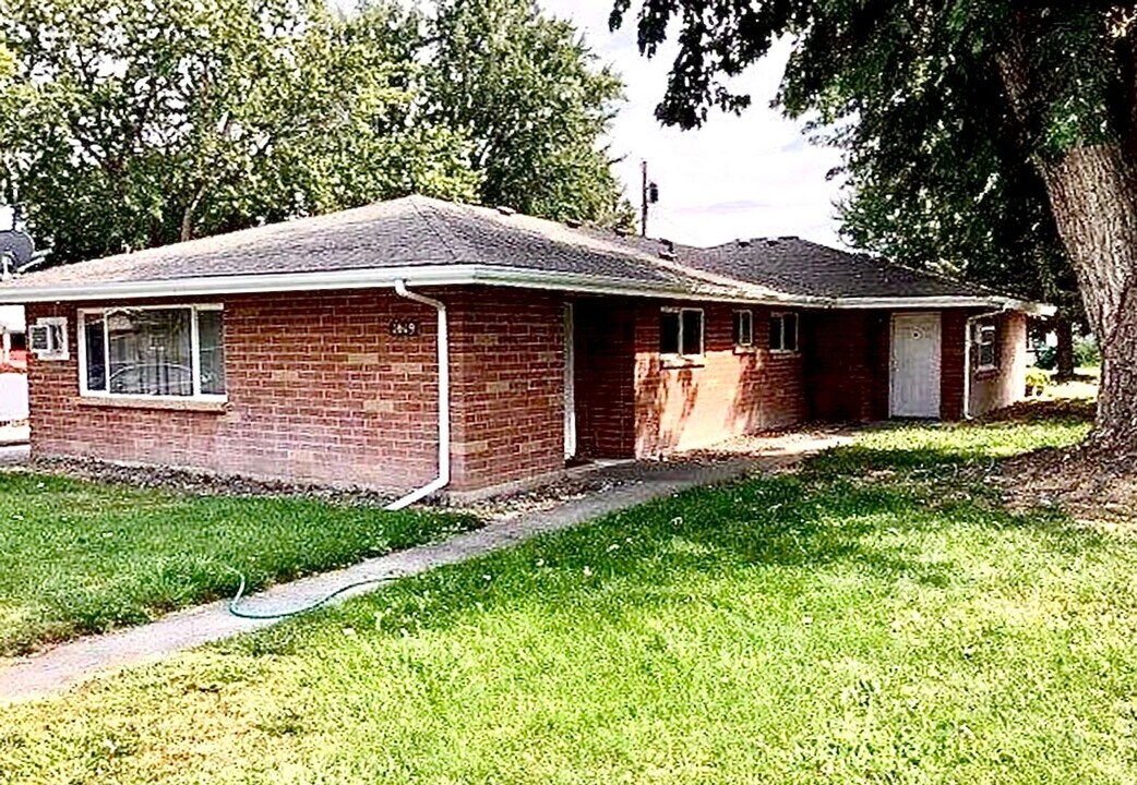 1619 W 5th Ave in Kennewick, WA - Building Photo