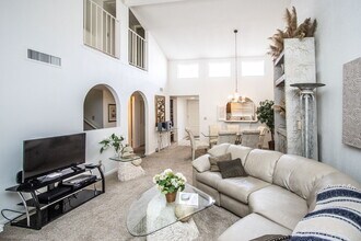 7633 E Sandalwood Dr in Scottsdale, AZ - Foto de edificio - Building Photo