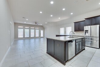 18106 Nisbet Crossing in Richmond, TX - Building Photo - Building Photo