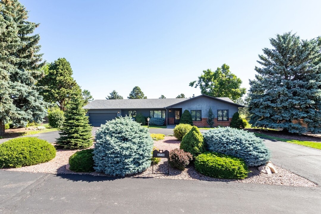 2230 Hill Cir in Colorado Springs, CO - Building Photo