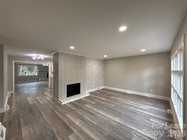 2745 Dogwood Ave in Charlotte, NC - Building Photo - Building Photo