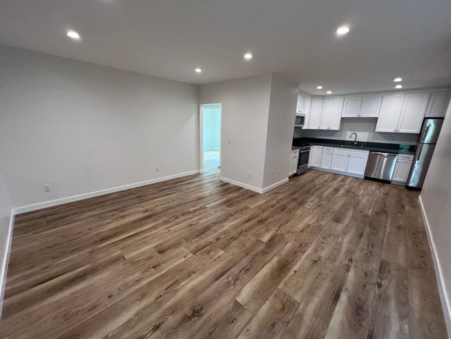 159 W 10th Ave in Escondido, CA - Building Photo - Building Photo