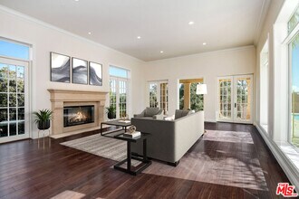 17390 Tramonto Dr in Los Angeles, CA - Building Photo - Building Photo